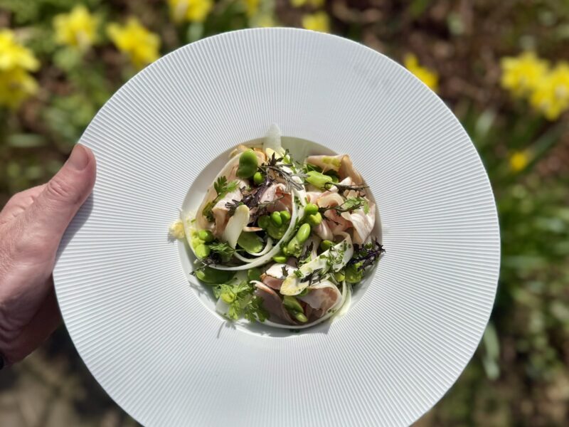 Asperge salade lamsbout en voorjaarsgroente